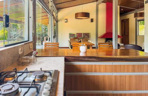 Casa térrea de alto padrão com piscina e cozinha de cinema na Granja Viana - Foto 42