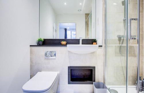 2BR Flat - Walk to Elizabeth Line - Free Parking - Foto 24