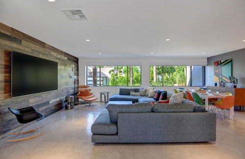 Ultra Luxury Resort Like Compound Pool, Spa, Fire Pit- Close to Everything- 4BD/2.5BTH - Foto 4