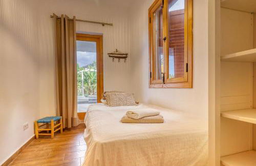 Spacious Home with Tropical Garden, BBQ, Near Seaside - Foto 26