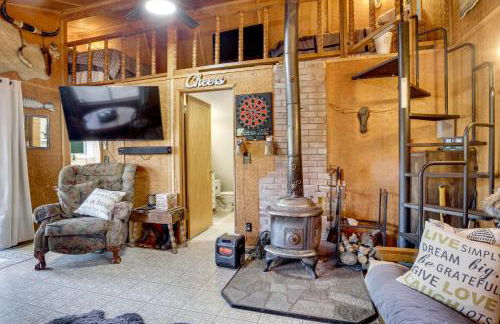 Hike, Fish and Ski! Waterfront Tygh Valley Cabin - Foto 6