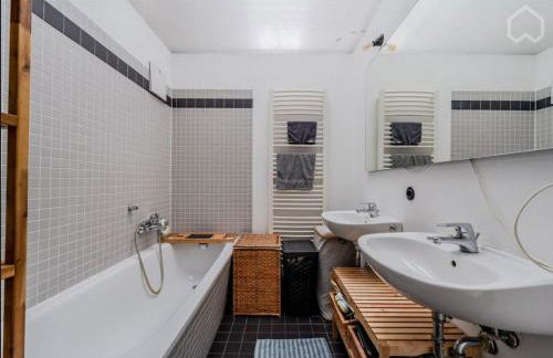 Designer Loft with Big Rooftop and Office - Foto 12