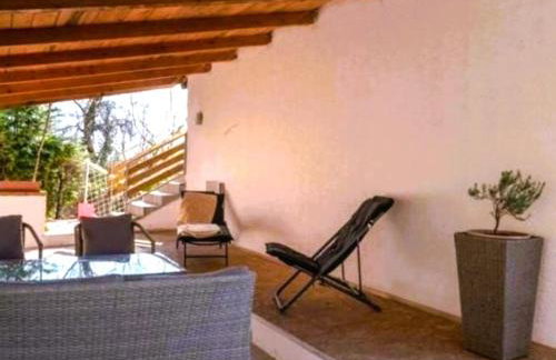 Plesivica Hillside Holiday Home with Hot -Tub - Foto 28