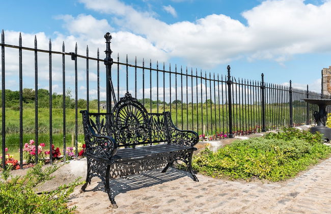 8 Bedroomed House Steeped in History - Photo 26