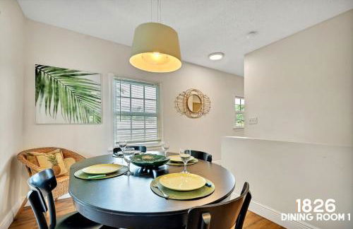 3 Home 12 bedroom compound with Pool and BBQ sleeps 24 - Foto 76