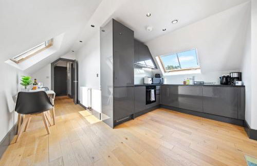 Escape by The River & Bushy Park - Foto 9