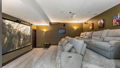 Olympus Luxury - Prime Location - HotTub, Theater and More - Foto 5