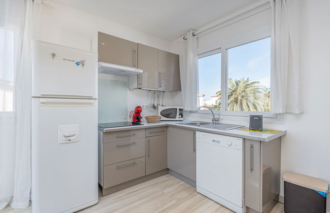 4 bedroom House in Castelló d'Empúries with private pool and garden - Photo 15