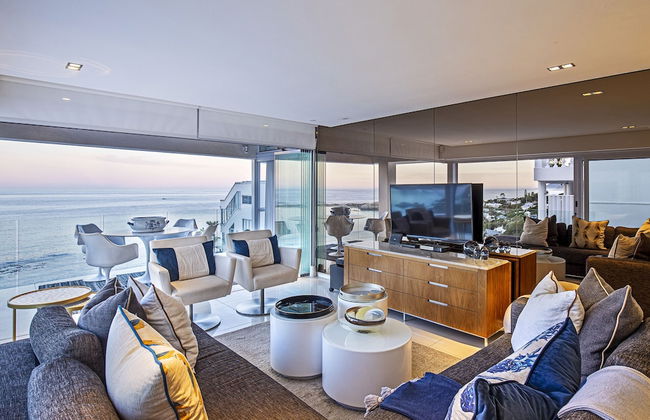 Clifton YOLO Spaces – Clifton Beachfront Penthouse - Photo 35