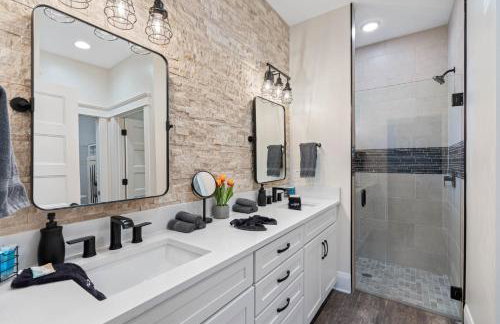 Luxury Stay Heated Pool and Hot Tub Fenced Yard - Foto 23