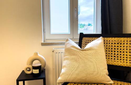 KUELhome - STYLISCHE ZENTRALE WOHNUNG MIT KÜCHE UND PARKPLATZ IN SEITENSTRAẞE - Foto 20