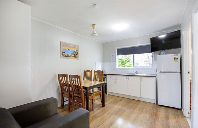 Bush Village Holiday Cabins - Photo 39