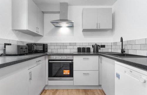 2BR Flat, Free Parking, Close to Airport & Centre - Foto 10