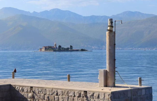 Beachfront Escape Steps From the Crystal-clear Sea - Photo 23