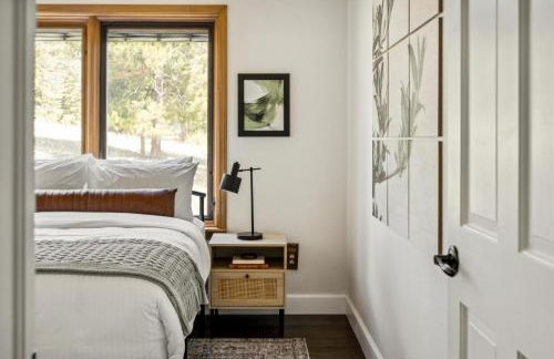 Hot Tub - Scenic Views - Spacious Deck - Game Room - Foto 40