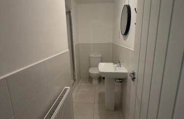 Luxury Contractor 4 Bed Home Sleeps 8 Cardiff Airport Parking - Foto 21