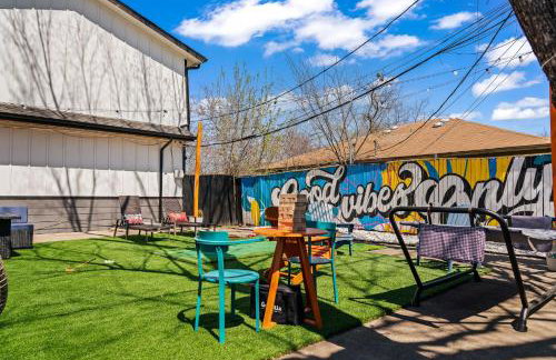 Stylish & Comfy Downtown Gem Irving Parking - Foto 27