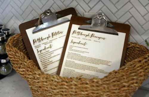 HostWise Stays - The Carnegie - Sauna, 1 Block from Butler St, Family Friendly - Foto 47