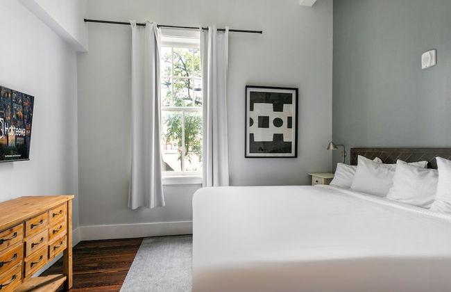 The Irish House - Photo 12