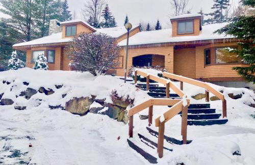 FC44 Renovated 3bed 3bath Forest Cottage AC views yard fast wifi Walk to skiing - Foto 35