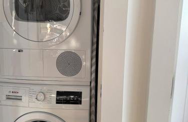 Sky-High Sanctuary Penthouse with Panoramic Views - Foto 3