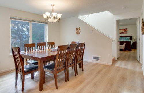 Spacious Bandon Getaway - 2 Blocks to Ocean! - Photo 8