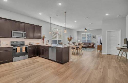 Luxury Retreat in Serene Surroundings, 4 Bedrooms Corporate House, Entire house with full amanities, Convenient location Near Medical Centers and Downtown - Foto 5