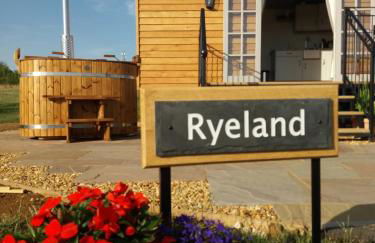 Fair Farm Hideaway - Photo 13