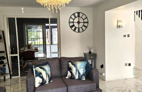 BSE Homes & Properties Ltd 4-Bedroom Home, Harlow , with Parking sleeps 6 - Foto 28