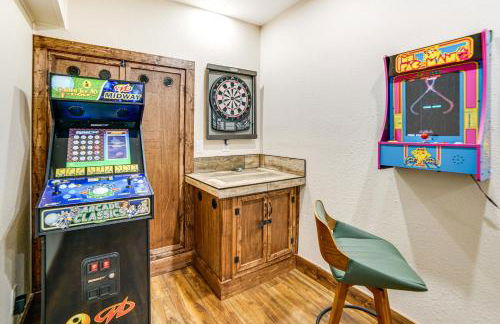 Waterfront Clear Lake Home with Game Room and Deck! - Foto 17