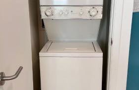 Breathtaking Direct Bay Views 2 bedroom condo with parking - Foto 17