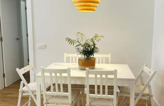 Barcelona a 20 minutos en piso reformado y soleado - Photo 7