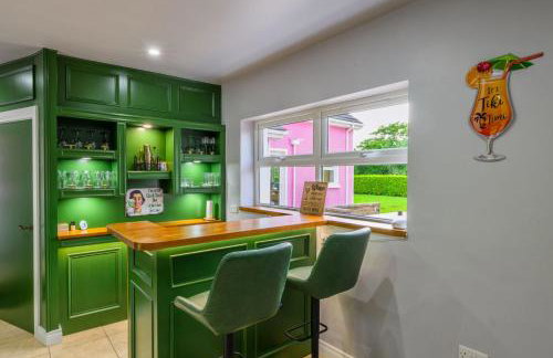 Lilys Pink House - Photo 3