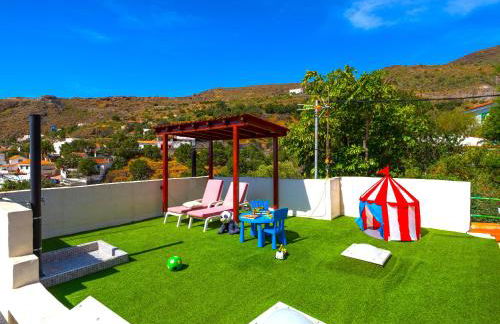 FAMILY COTTAGE AMONG OLIVE TREES - Photo 1