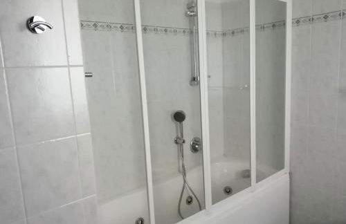 Between mountains and lake - Foto 2