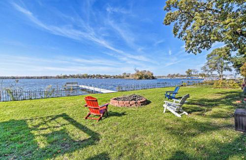 Lakefront Home with Game Room, Theater and Dock! - Foto 34