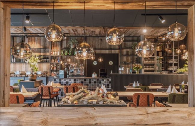 Nice House With a Dishwasher, Located in Friesland - Foto 16