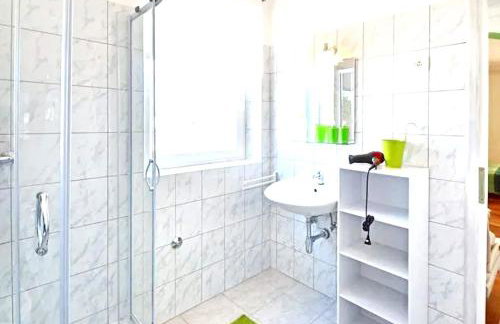 Family villa in Buje with pool and sea view - Foto 18