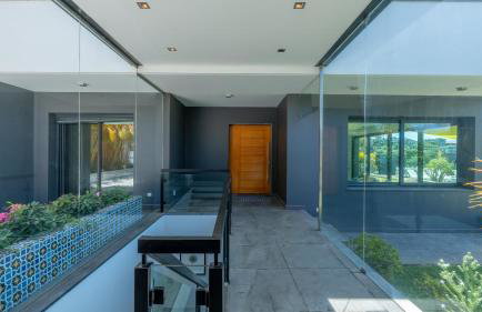 Villa Skylark - by LovelyStay - Foto 46
