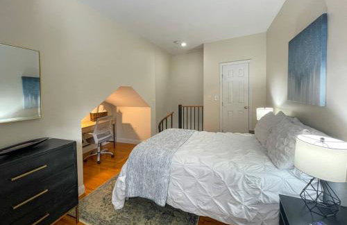 2Bed, 15Bath, Multi-Level Townhouse, Sleeps 6 - Photo 13