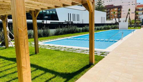 Apartamento nuevo junto al mar con plaza de garaje!! Perfecto para familias - Photo 2