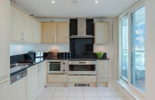 BEST THAMES VIEWS in TOWN! LARGE LUXXE NOMAD DESIGN FAMILY HOMES المساحة والأناقة تلتقي مع الراحة العربية - Foto 35