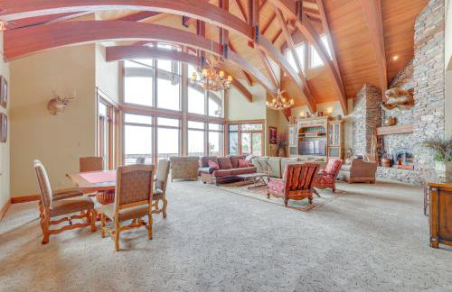 Hot Tub and Views Luxe Mountain Escape in Yucaipa - Photo 3