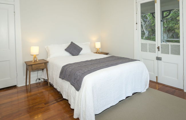 Royal National Park Cottages - Photo 2