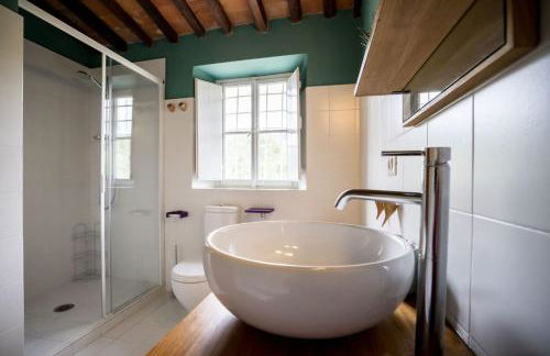 Casale rinnovato immerso nella campagna con splendida piscina privata - Foto 22