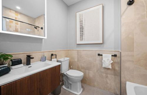 PFR Suites - Highland, 3BR 2BA Shadyside Condo, Penthouse Unit, 2 Decks, Off-Street Parking, 4th Floor Walkup - Foto 31