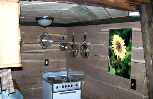 Secluded Watertree Tiny House near Old Hickory Lake – Private Deck, Trails & Breakfast - Foto 49