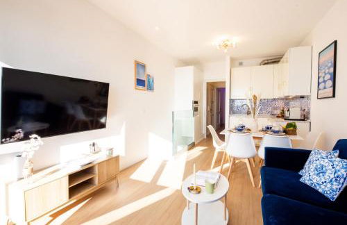 Infinity Blue - Sunny Apartment With The View - Photo 11