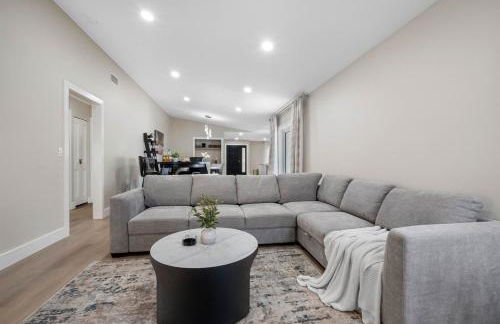 Luxe Getaway w Pool, Games & Fun Vibes - Foto 15