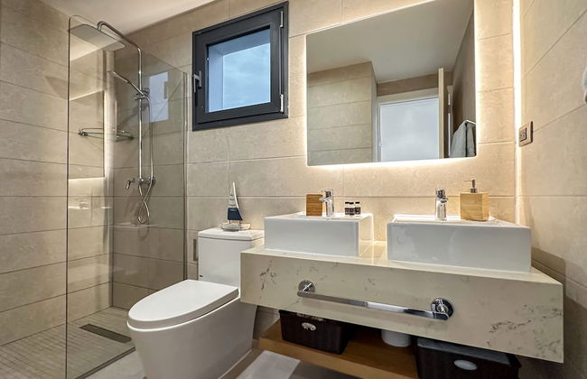 Gorgeous new Beach Apartment - Photo 24